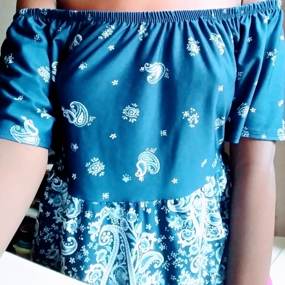 Blue and white top - Picture 2 of 5